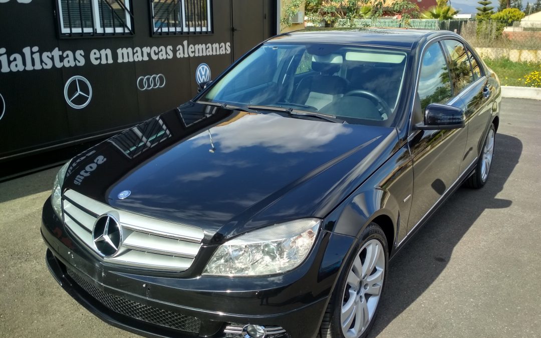 Mercedes C 200 cdi negro 2009